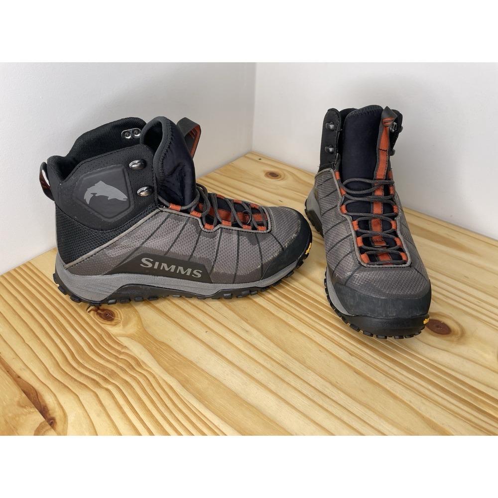 Simms Flyweight Size 8 Vibram Sole Wading Fishing Boots for Men Steel Grey